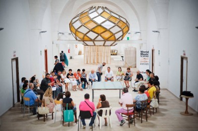 Partecipa a BAGLIORE, il nostro programma di residenze artistiche nei nuovi centri culturali cover