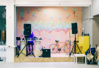 Clubbing a casa: come lo streaming live ha reso i DJ set più inclusivi cover