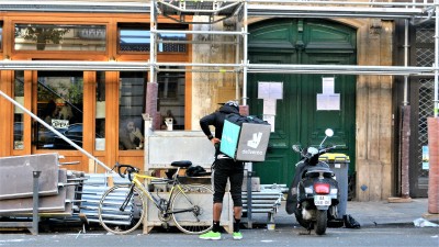 Perché il lavoro culturale deve imparare dalle lotte sindacali della gig economy cover