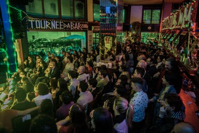 Come cambia un bar se diventa teatro? cover
