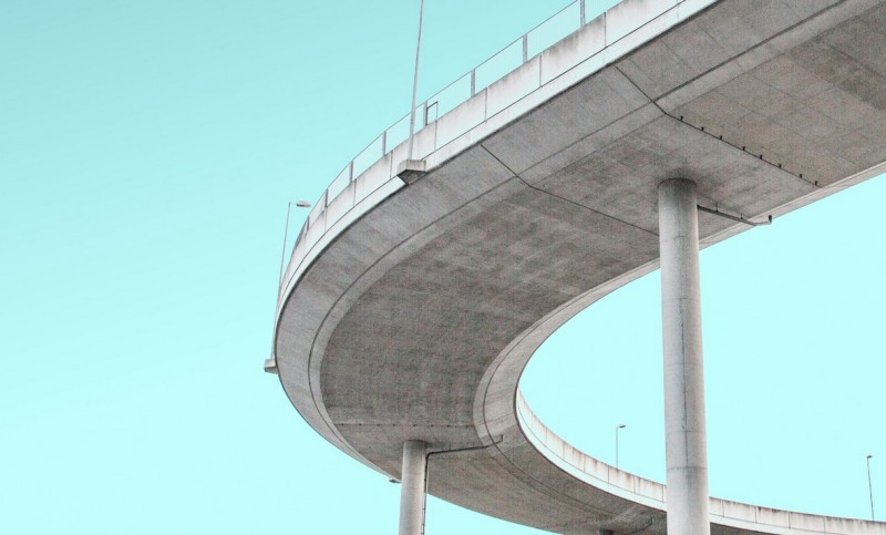 Infrastrutture di relazione: l'ostinazione di costruire ponti cover