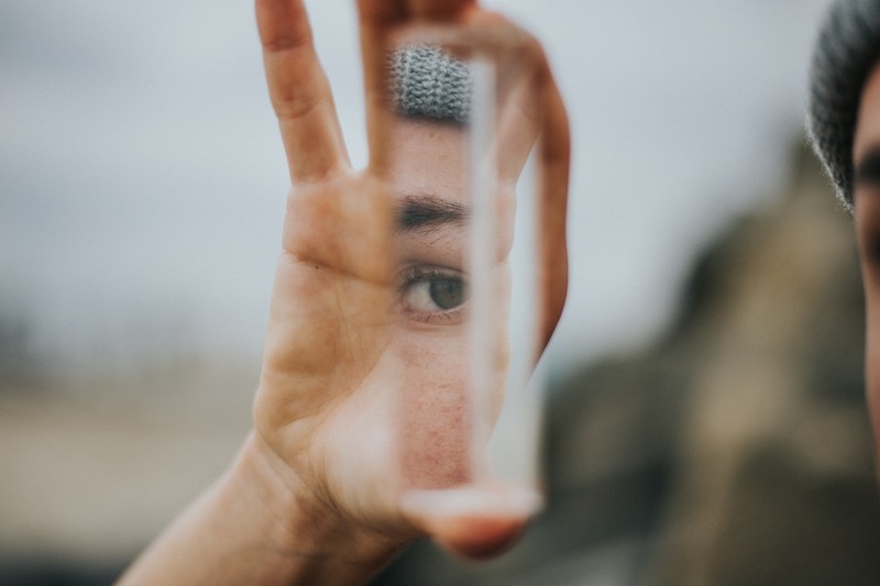 Cosa significa autorappresentarsi, da Rousseau a Chiara Ferragni cover