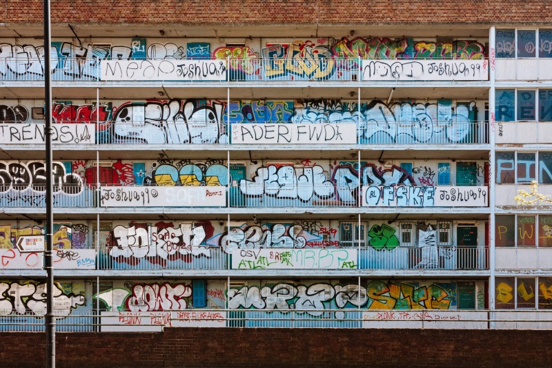 Tutto al suo posto, tranne gli abitanti cover