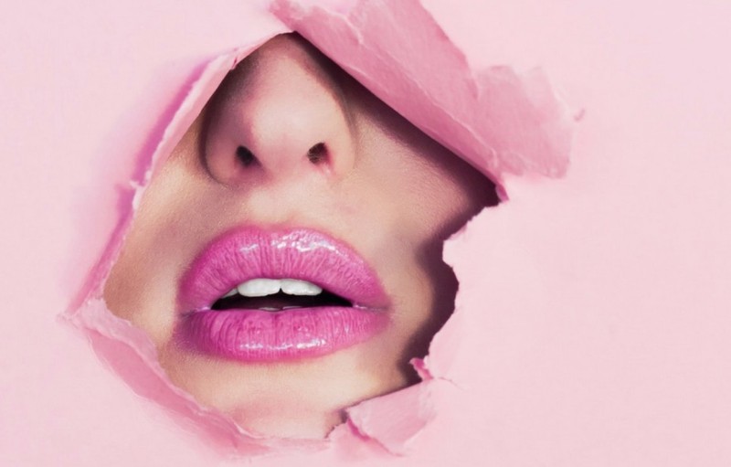 L'iper sessualizzazione della donna emancipata cover