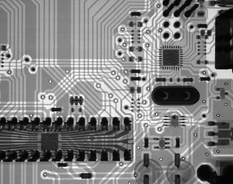 Capire il futuro algoritmico dell'intelligenza aliena autonoma, dove i sensori e la tecnologia sono ovunque cover