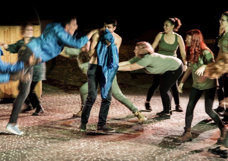 Nessuno resti fuori. Teatro a Matera cover